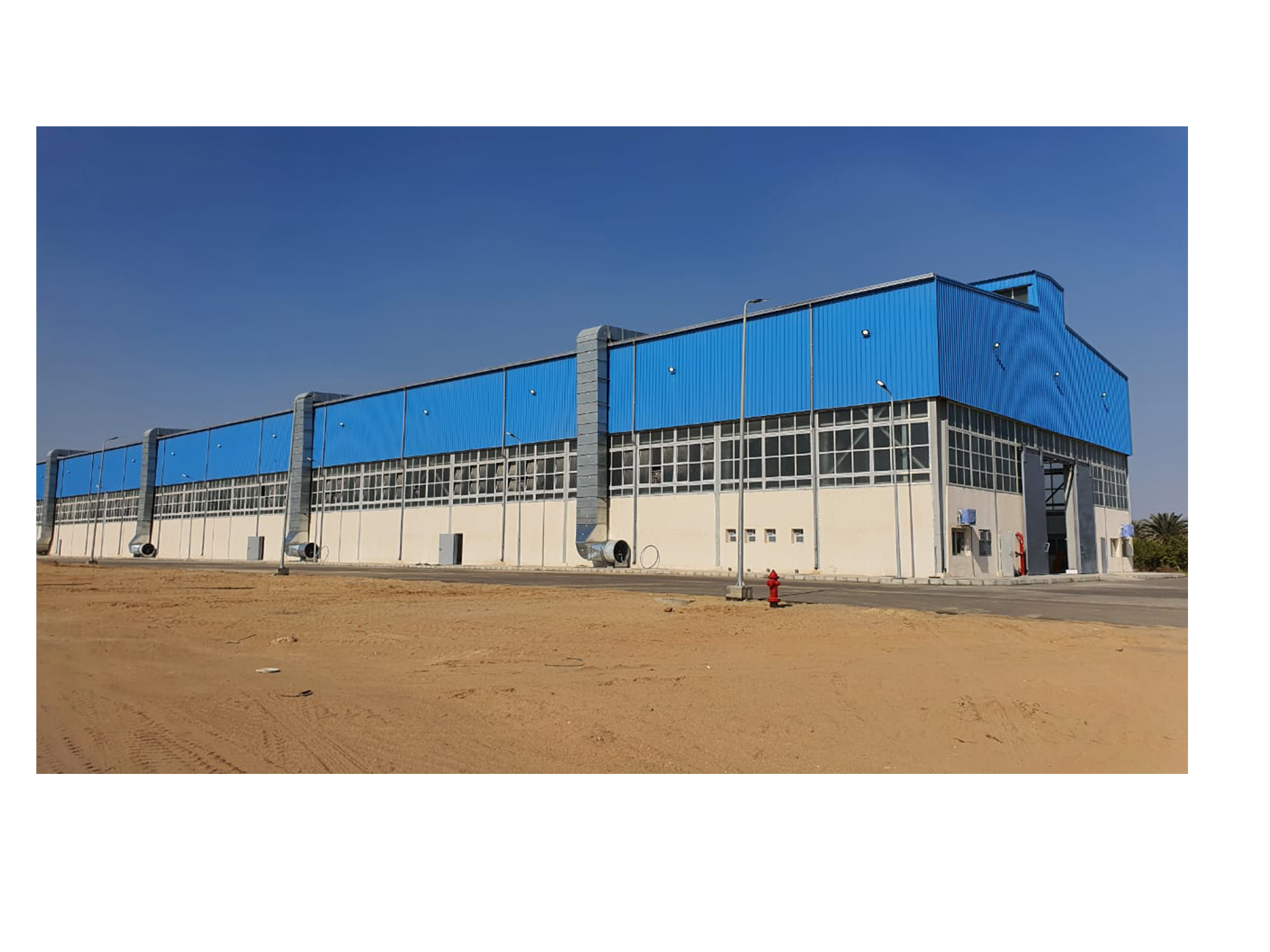 Repair and maintenance building for armoured vehicles and tanks